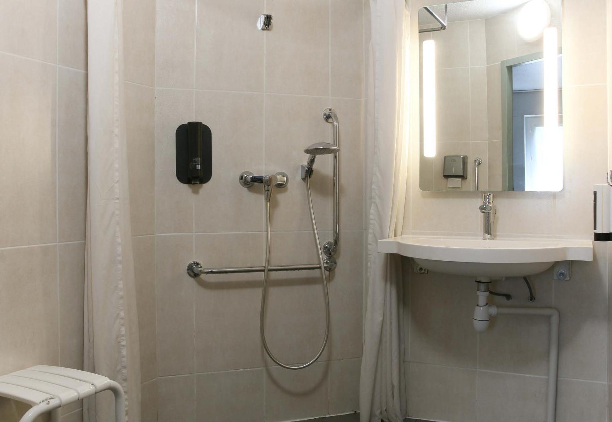 B&B Hotel Frejus Roquebrune-sur Argens Bagian luar foto